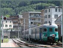 Der ALe 803 ist nicht mehr das modernste und bequemste Gef�hrt, das TrenItalia zu bieten hat und wurde deshalb vermutlich auf diese Nebenlinie abgeschoben. Tirano (08.05.2007)