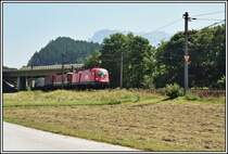 Alltag im Inntal: Kurz hinter Kufstein f�hrt im Juni 2005 ein 1116-1144er Tandem mit einem Kombizug zum Brenner. Am Zugschluss schiebt eine 182 nach.