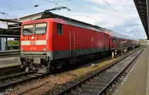 112 103 steht am 31.10.2017 mit dem RE5 (RE92589) nach Oranienburg im Rostocker Hauptbahnhof.