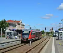 642 191  phæno - Die Experimentierlandschaft  sonnt sich in der warmen Mittagssonne in Aschersleben und wartet auf Abfahrt als RB50 nach Dessau.

Aschersleben 06.08.2017