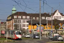 rnv-Straßenbahnwagen 4110 in Mannheim, Kreuzung Friedrich-Ebert-Straße / Käfertaler Straße. 22.03.2012