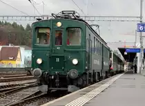 Eurovapor: BDe 3/4 Nr. 43 «Apfelsaft-Express» und Waggons der Swiss Classic Train, anlässlich der  Züriost-Founduefahrt  auf Gleis 6 im Bahnhof Effretikon. Im Bild befindet der Fonduezug bei der Abfahrt. 
Es hätte ein schönes Treffen mit der BDe 3/4 Nr. 43 und dem rotem Doppelpfeil SBB RAe 4/8 Nr. 1021  Churchillpfeil  gegeben, wenn der Fonduezug nur 5 min länger im Bahnhof geblieben wäre! Aber es klappt aber nicht immer  alles , vor allem bei einer nicht wenn es die Eurovapor das  Treffen  nicht geplant hat. Aber es war trotzdem gut zu wissen dass auch der Churchillpfeil auf Brunchfahrt war...  Sonntag, 19. November 2017

(Route des Founduezuges: Effretikon-Winterthur-Elgg-St. Gallen-Romanshorn-Ermatingen-Schaffhausen-Eglisau-Bülach-ZH Seebach-Effretikon-Winterthur-Elgg.)
