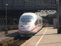 Eine Doppeltraktion 403er treffen am 01.04.07 als ICE 519 aus Dortmund nach M�nchen in K�ln Hbf ein.