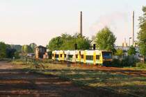 ODEG im Dreierpack VT 650. 54, 51 und 75 kommen am 06.05.2007 in den Bf. Hagenow gefahren. Im Hintergrund das Stellwerk.
