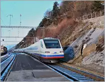 Bei diesem Bild stiess damals meine Kleine Knipse und heuted das Bildbearbeitungsprogramm an ihre Grenzen: Ein Cisalpino ETR 470 fährt im ersten Licht des kalten Morgens auf dem Weg Richtung Italien durch den Bahnhof Hohtenn.
29. Jan. 2007