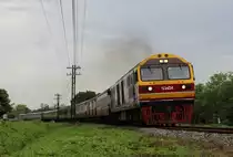 HID 4516 unterwegs mit einem Schnellzug von Chiang Mai nach Bangkok zwischen Chiang Mai und Lamphun (kurz nach Saraphi). Freitag, 28. Juli 2017