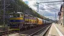 Am 16. April 2017 steht 753 735-0 in Bad Schandau und wartet auf die Abfahrt nach Tschechien. 
