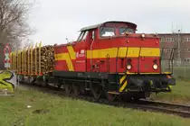 346 811-3 war am 02.12.2017 mit dem Holzzug von Rostock-Bramow nach Stendal-Niedergörne im Rostocker Fracht und Fischereihafen beschäftigt