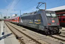 101 004-0 verlässt am 14.8.2017 mit dem dem RE4018  München-Nürnberg-Express  nach Nürnberg Hauptbahnhof den Münchener Hauptbahnhof.
