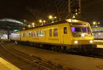 y-Steuerwagen 80 9360 004-2 mit Messzug geschoben von 218 392 in Köln Hbf am 02.12.2017