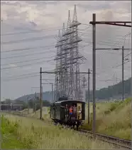 Triebwagentreffen Koblenz, August 2017. Czm 1/2 31 der UeBB trifft in Kaisten bei Gewitterstimmung auf die modernen Tage.