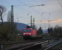 Im Licht der untergehenden Sonne kam am 25.11.17 die 143 120-4 mit dem China Express durch Minden gefahren. Seit dem 23.10.17 ist die 143 120-4 von DB Rego an Delta Rail vermietet.

Minden 25.11.2017