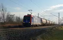 482 037 schleppte am 26.11.17 ihren Ammoniakzug von Großkorbetha kommend durch Greppin Richtung Dessau. Ziel des Zuges ist das Werk im Chemiestandort Piesteritz.