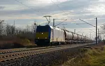 146 521 führte im Auftrag der HSL am 26.11.17 einen Kesselwagenzug durch Greppin Richtung Dessau. Gruß zurück!