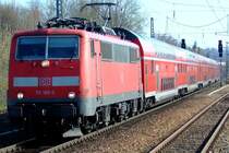111 166 am 6.4.2007 mit RE von N�rnberg nach M�nchen bei der Einfahrt in Freising.