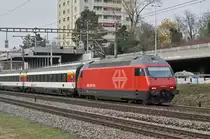 Re 460 045-8 fährt Richtung Bahnhof Muttenz. Die Aufnahme stammt vom 16.11.2017.