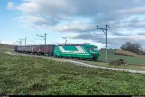 Ende des Zuckerrübenverkehrs auf Schweizer Schmalspurbahnen. Bei der MBC werden dieses Jahr das letzte Mal Zuckerrüben auf der Schiene abtransportiert, ab der Saison 2018 werden die Rüben in Containern auf der Strasse nach Cossonay gebracht und dort direkt auf die Normalspur verladen.<br>
In der Woche vom 11. bis am 15. Dezember wird auf der Zweigstrecke Apples - L'Isle verladen. <br>10 Minuten nachdem die Ge 4/4 22 am 12. Dezember 2017 mit ihrem Leerzug meine Fotostelle zwischen Reverolle und Chardonnay-Château passiert hat, kam aus der Gegenrichtung auch die erwartete Ge 4/4 21 mit den vollen Rübenwagen Richtung Morges angefahren, wobei das Wolkenlotto bei diesem Bild (noch) verloren ging.