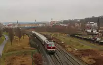 132 334-4 (EBS) fuhr am 16.12.17 mit einem Sonderzug von Erfurt nach Schwarzenberg/Erzgeb. Hier ist der Zug in Gera Süd zu sehen. Gruß an den Tf!