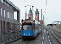 Freiburger Verkehrs AG.
VAG: Noch immer sind die schönen alten Düwags GT8N unentbehrlich und jeden Tag im Einsatz auf den Tramlinien 3 und 5. Aufnahmen vom 14. Dezember 2014.
Foto: Walter Ruetsch