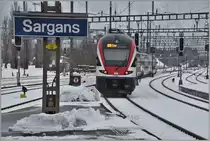 RE5071 mit ZVV 511 033 in Sargans. (18.12.2017)