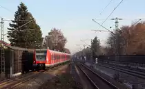 423 129 + 423 xxx erreichen als S 4  nach Geltendorf den Haltepunkt Vaterstetten.
Aufnahmedatum: 7. Dezember 2016

