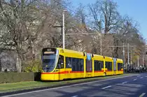 Be 6/10 Tango 164, auf der Linie 10, fährt zur Haltestelle am Bahnhof SBB. Die Aufnahme stammt vom 01.12.2017.