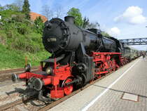 Die 52 7596 von den Eisenbahnfreunde Zollernbahn auf dem Weg nach Sigmaringen, machte kurzer Halt in Balingen.
