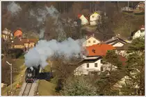 25-026 bespannte am 19.12.2017 einen Weihnachtszug von Maribor nach Dravograd, hier beim Einfahrsignal in Vuzenica.