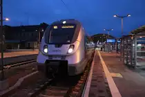9442 107 (Bombardier Talent 2) von Abellio Rail Mitteldeutschland als RB 74778 (RB75) von Eilenburg nach Lutherstadt Eisleben steht in Halle(Saale)Hbf auf Gleis 10. [2.12.2017 | 16:30 Uhr]