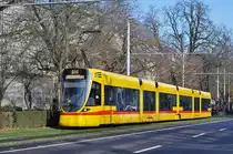 Be 6/10 Tango 182, auf der Linie 10, fährt zur Haltestelle am Bahnhof SBB. Die Aufnahme stammt vom 01.12.2017.