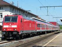 Die t�glich in Aalen zu sehende Br.146 222-5 fuhr am 19.05.07 auf Grund von vielen Umleiterz�gen von Gleis 1 nach Stuttgart Hbf ab. Hier im Bahnhof Aalen.