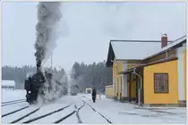 93.1420 vom NLB am 10.2.2013 nach der Ankunft in Waldhausen als NF 95405 von Zwettl kommend. Die Vorspannlok 92.2271 ist zwecks Wasserfassen bereits vom Zug gegangen.
