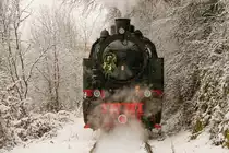 Hespertalbahn D5 in Essen Kupferdreh vom Bahnübergang fotografiert, Dezember 2017.