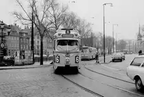 København / Kopenhagen Københavns Sporveje SL 6 (DÜWAG-GT6 811) København K, Slotsholmen, Christiansborg Slotsplads / Højbro am 15. Januar 1969.