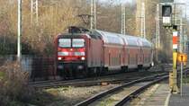 Die DB 143 925 mit ihrem RB 27 (Mönchengladbach - Koblenz hier bei der Einfahrt in
Königswinter-Niederdollendorf.

Königswinter-Niederdollendorf
28.12.2017