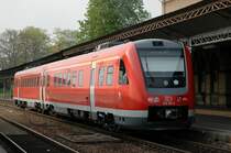 612 116-4 h�lt als RE G�rlitz-Dresden in Bautzen. (17.04.07)
