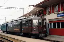 RBS/SZB: PENDLER-PINTLI Bre 4/4 1 mit einem Sonderzug in Bätterkinden im Juli 1984.
Foto: Walter Ruetsch