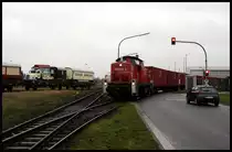 Am 4.1.2018 verließ der Circus Roncalli nach seinem Weihnachtsgastspiel wieder die Stadt Osnabrück. Die Verladung der historischen Circus Wagen fand im Hafen Gebiet von Osnabrück statt. Dort wurde der lange Circus Zug auf einem Stumpfgleis zusammen gestellt und bildete den interessanten Hintergrund für die Rangierfahrten der Haba Lok 9. 