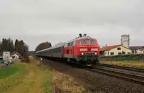 218 399-4 (ELBA) fuhr am 05.01.18 den DLr 1894 von Stuttgart nach Hof Hbf um Eishockey-Fans abzuholen. Hier ist der Zug in Waldershof zu sehen. 