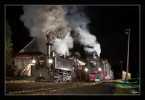 Through the dark night VIII - Auf der Steyrtalbahn fuhren die beiden Dampfloks 498.04 und 298.102, hier zu sehen bei einem Halt in der Haltestelle Sommerhubermühle. 
04.01.2018