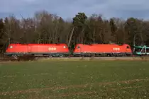 Österreichisches Doppelgespann mit leeren Autowägen im Schlepp. 9.1.2018.