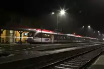 Zisch und ab ,..... 
Der erste der beiden Triebwagen wird Morgen früh R4358 verstärken. 
Er wird bereits in den frühen Abendstunden in Wies abgestellt. 
9.01.2018
