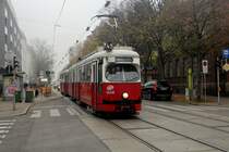 Wien Wiener Linien SL 49 (E1 4548 (Bombardier-Rotax 1975)) XIV, Penzing, Hütteldorfer Straße / Lützowgasse am 20. Oktober 2017.