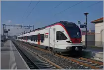 Pünktlich zum 10 Tägigen Jubiläum er Strecke Varese - Mendrisio konnte ich zum ersten Mal von der neuen  Abkürzung  ins Tessin profitieren. 
Das Bild zeigt den SBB TILO Flirt RABe 524 014 beim Halt in Stabio.
16. Jan. 2018