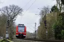 425 524-8 als RB 33 der Rhein-Niers-Bahn, auf der KBS 485 bei Frelenberg am 18.1.2018 auf den Weg nach Aachen ( kurz vor dem Stillstand der Bahn in NRW wegen Tief Friederike)