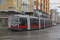 Triebwagen 664,Linie 31, Schloßhoferstraße am 17.01.2018.