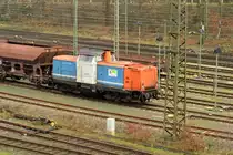Nach den Rangier arbeiten der 203 111-0 steht die Lena Sophie alias 212 058-2 vor einem abgestellten Bauzug. 13.1.2018