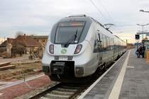 1442 712 (Bombardier Talent 2) der S-Bahn Mitteldeutschland (DB Regio Südost) als S 37575 (S5) nach Zwickau(Sachs)Hbf steht in ihrem Startbahnhof Halle(Saale)Hbf auf Gleis 13. [27.12.2017 | 14:28 Uhr]