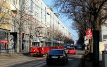 Wien Wiener Linien SL 49 (E1 4540 + c4 1365) XIV, Penzing, Breitensee, Hütteldorfer Straße / Prochstraße am 14. Februar 2017.