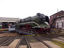 Dampf-Plus 18 201 war am 09.12.2017 zum restaurieren im Bw Arnstadt.